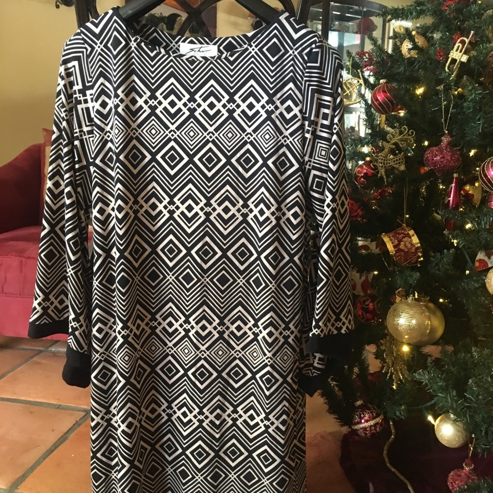Soho Long sleeve medium length dress